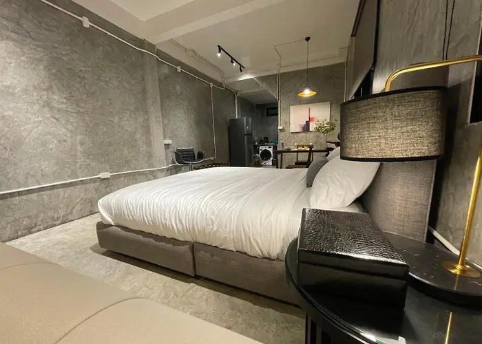 The Loft House Sathorn 9 * 曼谷